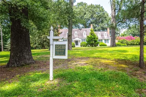 25030 Ferndale Rd, Petersburg, VA 23803