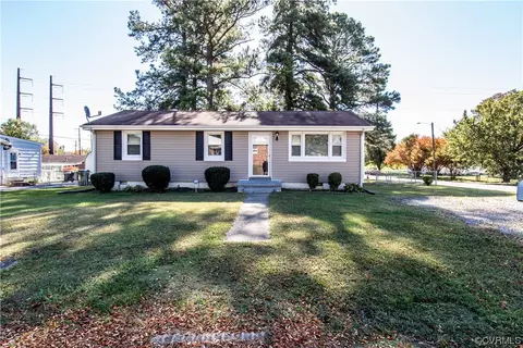 2704 Bluefield St, Hopewell, VA 23860