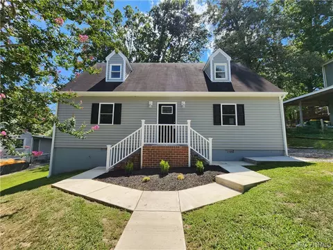 355 Red Oak Dr, Hopewell, VA 23860