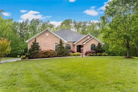 314 Briarwood Dr, Farmville, VA 23901