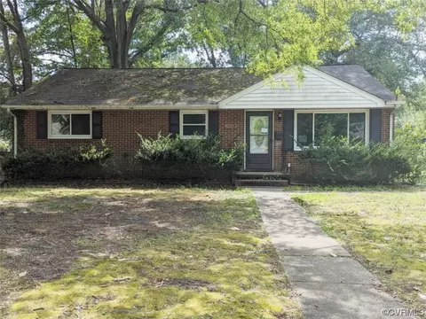 2040 Bishop St, Petersburg, VA 23805