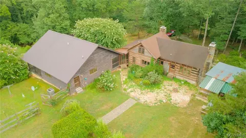 919 Gilbert Ln, Victoria, VA 23974