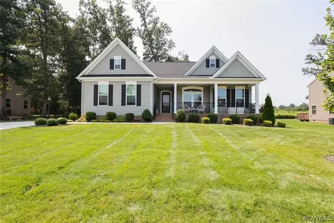 10336 Centralia Station Rd, Chester, VA 23831