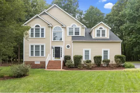 5500 Foxvale Ct, Midlothian, VA 23112