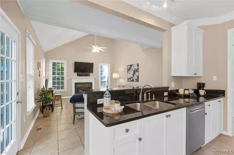 5500 Foxvale Ct, Midlothian, VA 23112 photo 16
