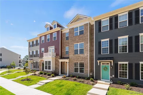 13868 Randolph Pond Ln, Midlothian, VA 23114