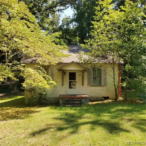2446 Nottoway Blvd, Victoria, VA 23974