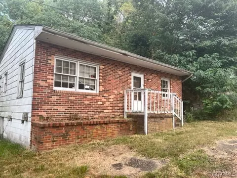 321 Cross St, Petersburg, VA 23803