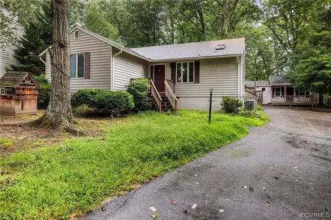 2910 Quisenberry St, Midlothian, VA 23112