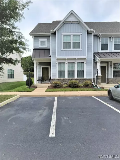 8067 Rutland Village Dr, Mechanicsville, VA 23116