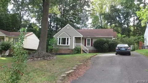 2936 Sand Hills Dr, Chester, VA 23831