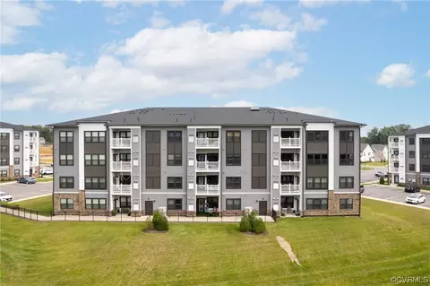 4000 Maze Runner Dr #403, Midlothian, VA 23112