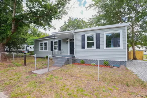 173 Seaboard St, Petersburg, VA 23803