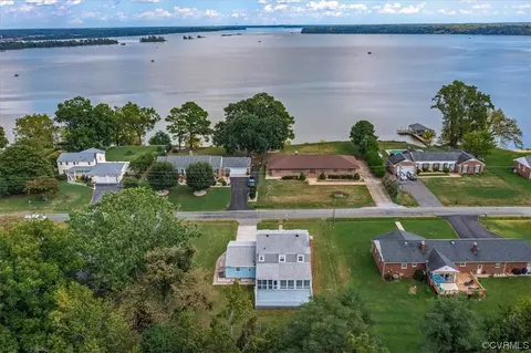 1304 Marl Bank Dr, Hopewell, VA 23860