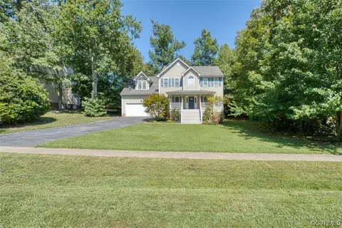 11924 Swift Crossing Dr, Midlothian, VA 23112