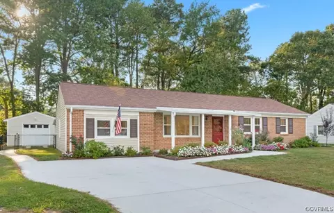 103 Huntington Rd, Colonial Heights, VA 23834