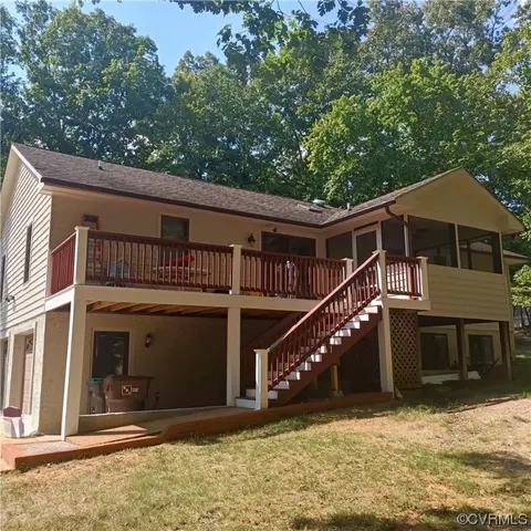 9 Barrett St, Palmyra, VA 22963 photo 4
