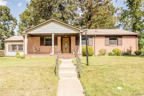 105 Biltmore Dr, Colonial Heights, VA 23834