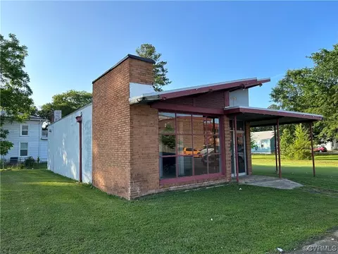 303 Appomattox St, Hopewell, VA 23860