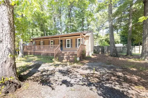 10806 Robious Rd, North Chesterfield, VA 23235
