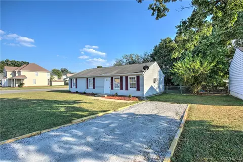 3902 Gloucester Dr, Hopewell, VA 23860