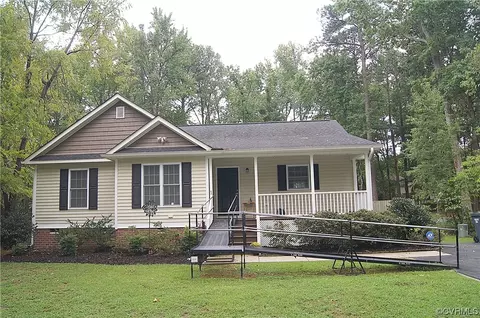 331 New St, Ashland, VA 23005