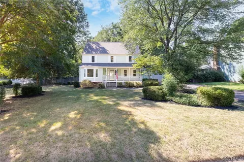 2732 Woodmont Dr, Midlothian, VA 23113