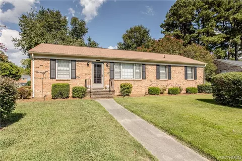 200 New Castle Dr, Colonial Heights, VA 23834