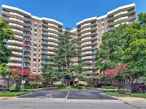2956 Hathaway Rd #707, Richmond, VA 23225