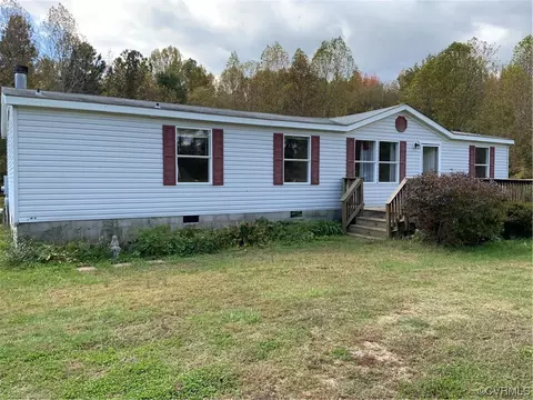 13801 Lodore Rd, Amelia Court House, VA 23002