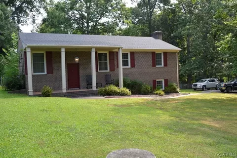 205 Woodland Pl, Farmville, VA 23901