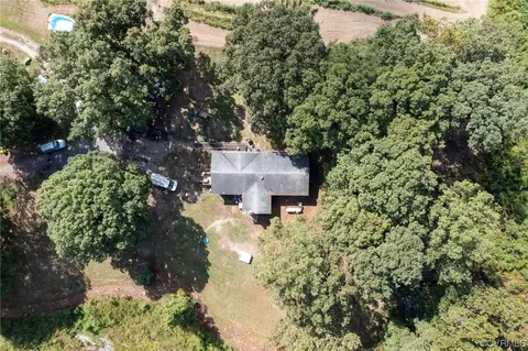 7306 Spring Farm Dr, Petersburg, VA 23803
