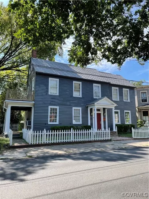 18 Liberty St, Petersburg, VA 23803