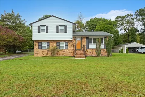 5812 Sutherland Dr, Sutherland, VA 23885