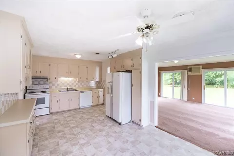 5812 Sutherland Dr, Sutherland, VA 23885 photo 10