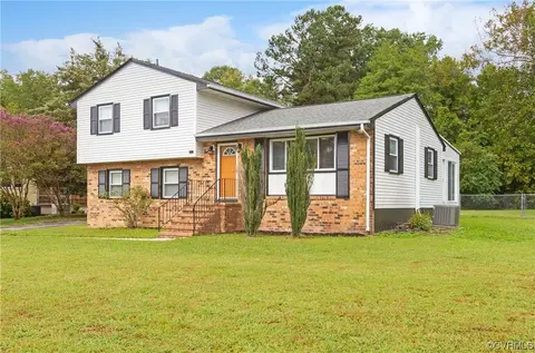 5812 Sutherland Dr, Sutherland, VA 23885 photo 2