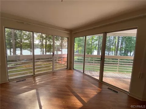 126 Water Pointe Ct, Midlothian, VA 23112