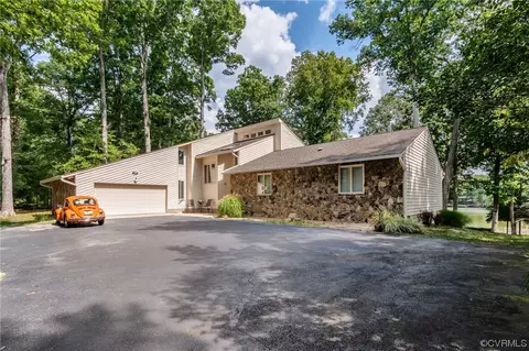 11239 Linderwood Dr, Mechanicsville, VA 23116