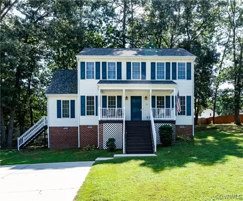 12173 Warfield Estates Dr, Chester, VA 23831