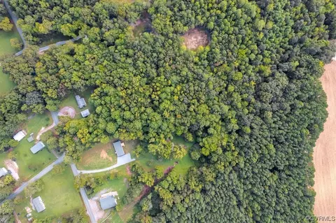 10708 Winterham Rd, Amelia Court House, VA 23002