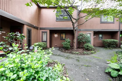 11628 E Briar Patch Dr, Midlothian, VA 23113