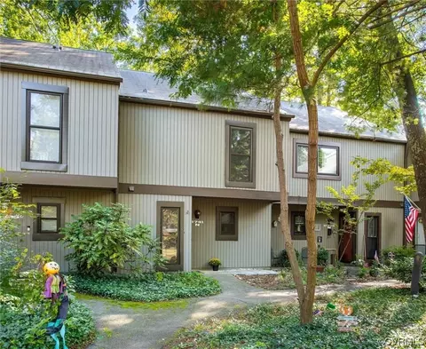 11741 N Briar Patch Dr, Midlothian, VA 23113
