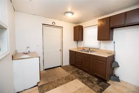 377 Cedar Point Rd, Rice, VA 23966 photo 4