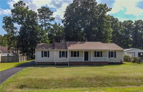 7641 Robinwood Dr, Chesterfield, VA 23832