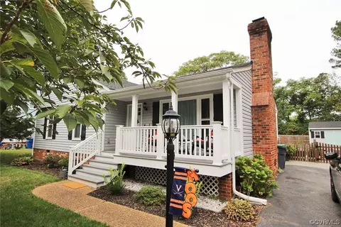 7082 Foxlair Dr, Mechanicsville, VA 23111