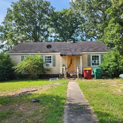 214 Deerfield Dr, Petersburg, VA 23805
