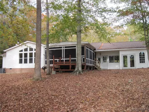 13600 Hidden Dr, Lanexa, VA 23089 photo 3