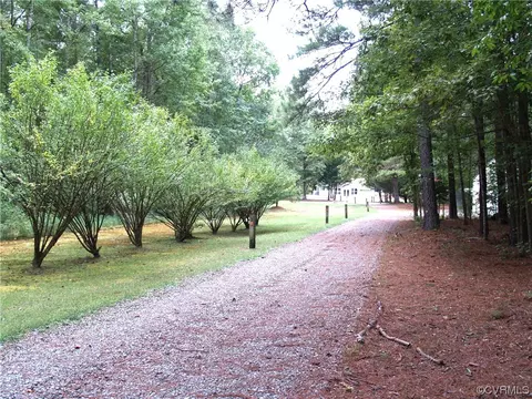 13600 Hidden Dr, Lanexa, VA 23089 photo 5