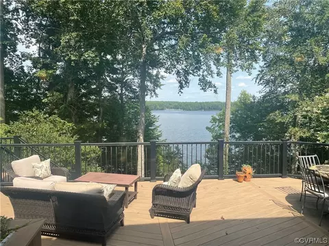 13800 Beechwood Point Rd, Midlothian, VA 23112