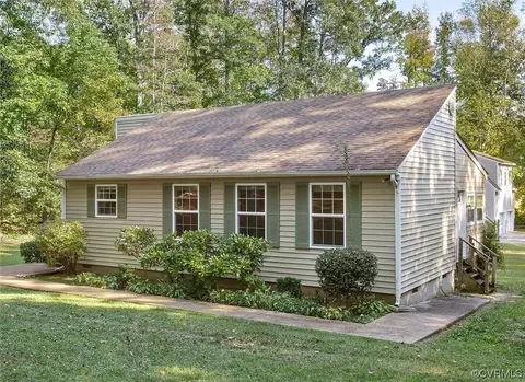 782 Apple Grove Rd, Mineral, VA 23117